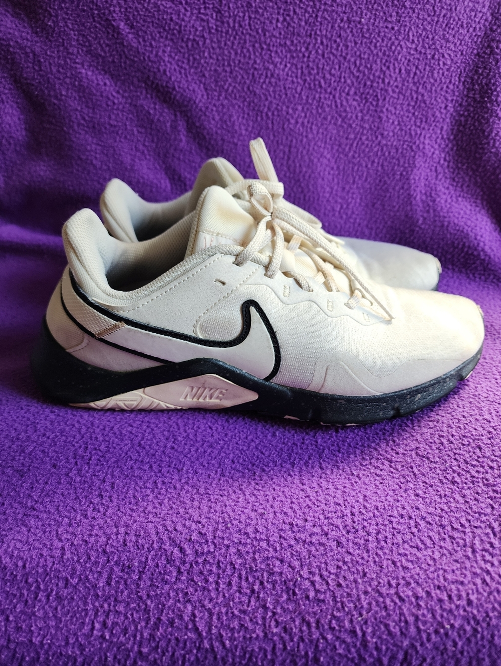 Nike Legend Essential 2 Premium Training Shoes